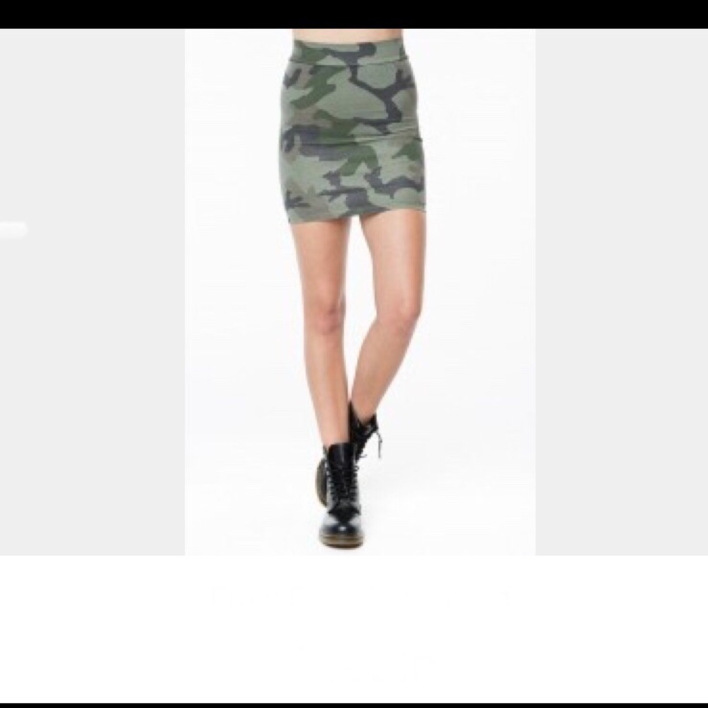 Brandy Melville Camo Skirt